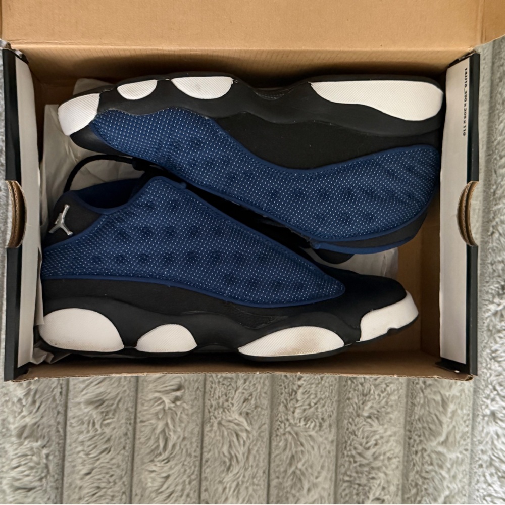 Jordan 13s size 7Y